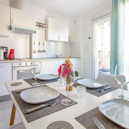 Apartment Amazing In With Kitchen *